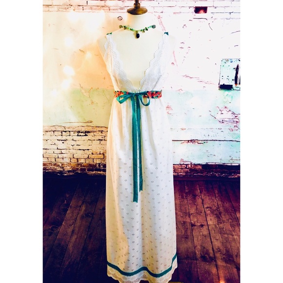 Vintage Dresses & Skirts - VINTAGE EYELET EMBELLISHED MAXI